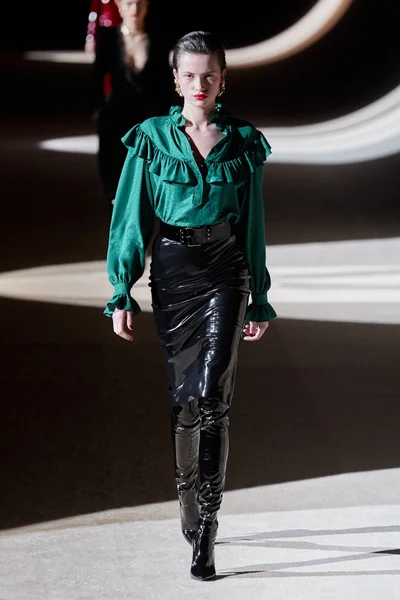 Look 63